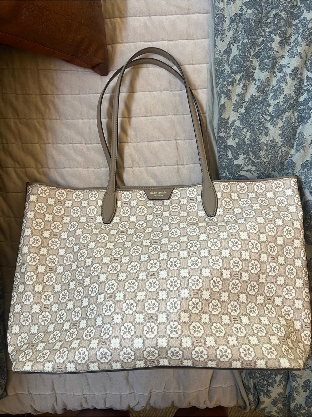 kate spade Neutral Floral Jacquard Tote in Beige and White